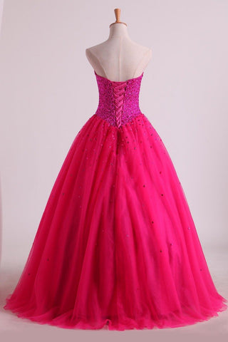 2024 Sweetheart Quinceañera vestidos palabra de longitud tul Vestido de bola Lace Up