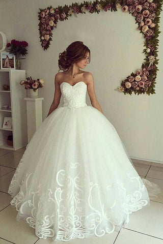 2024 Sweetheart A Line vestidos de novia de Tulle con Applique Sweep tren