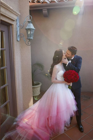 Vestidos de novia de manga larga con cuentas brillantes y vestido de novia en capas